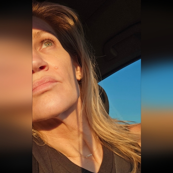 Meet your Posher, Siobhan - Picture 2 of 2